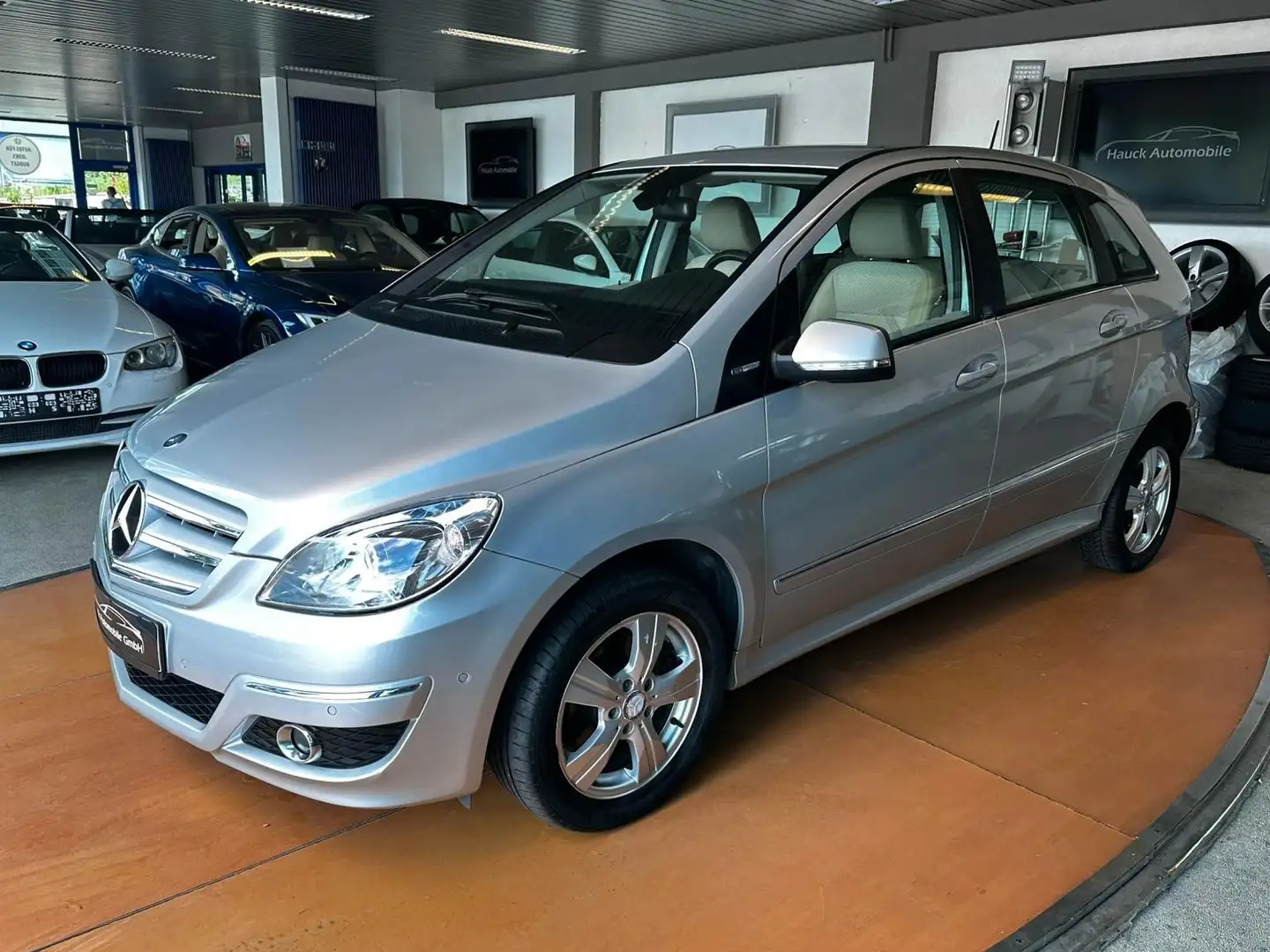 Mercedes-Benz B 180 NGT ERDGAS/AUT./TEILLEDER/KLIMA/PDC Silber - 1