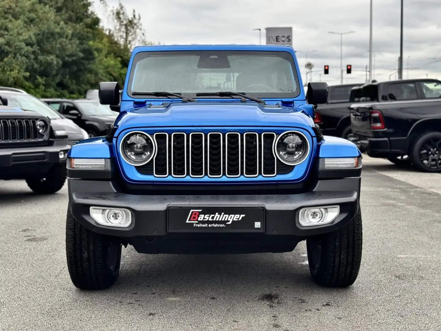 Jeep Wrangler Sahara PHEV 380 PS 4xe Blau - 2