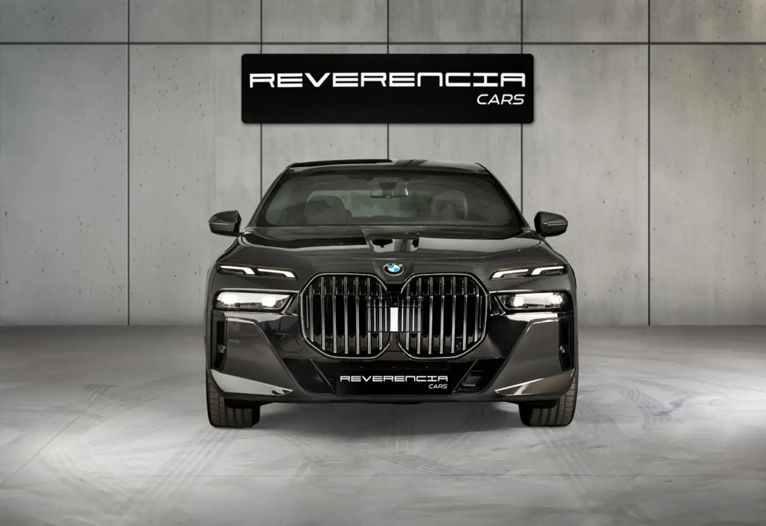 BMW 740 740dA xDrive M Sport Pro Gris - 2