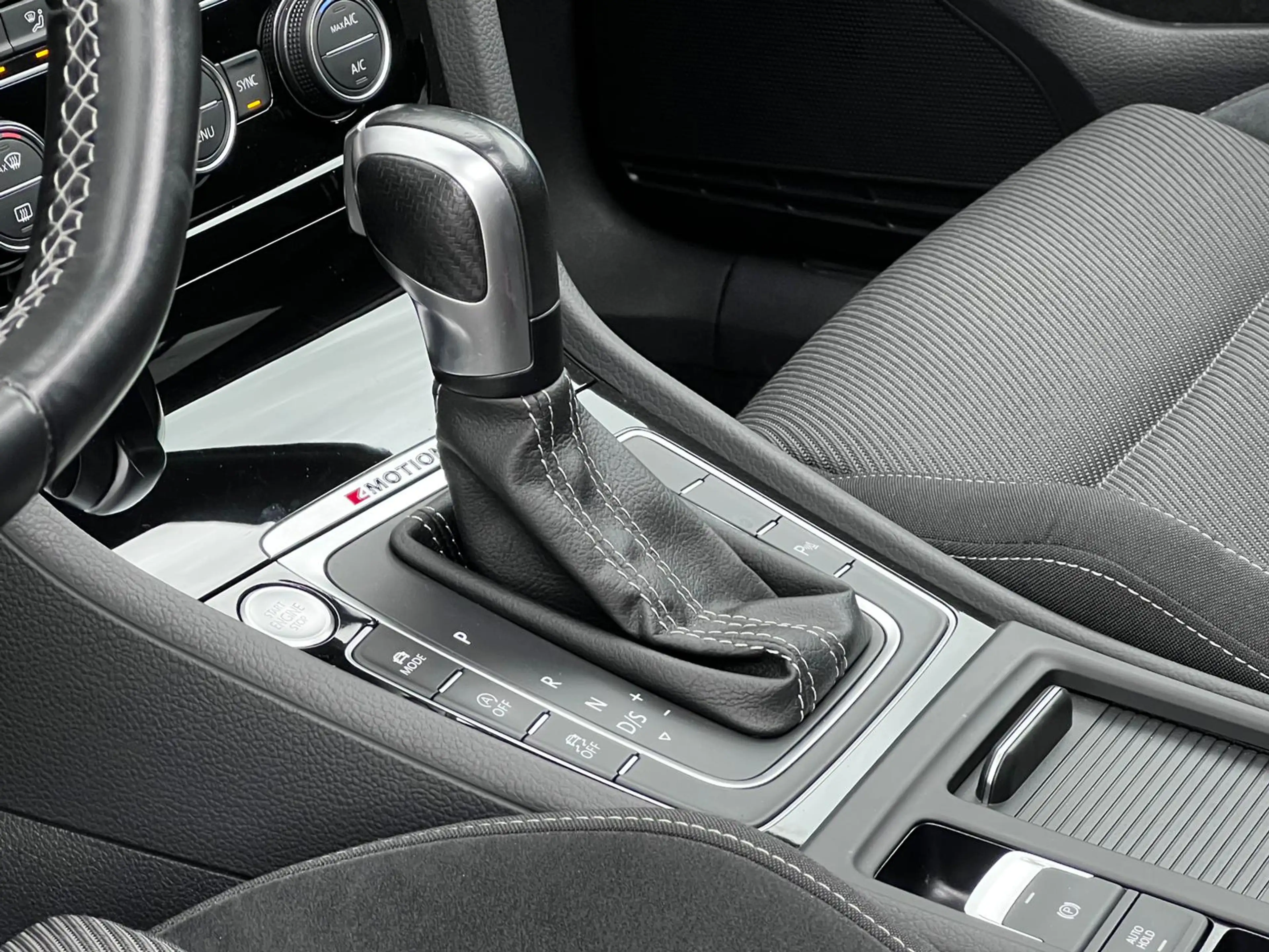 Volkswagen Golf R 2.0 TSI 4motion DSG COCKPIT TOIT-PANO CARNET ACC — photo 15