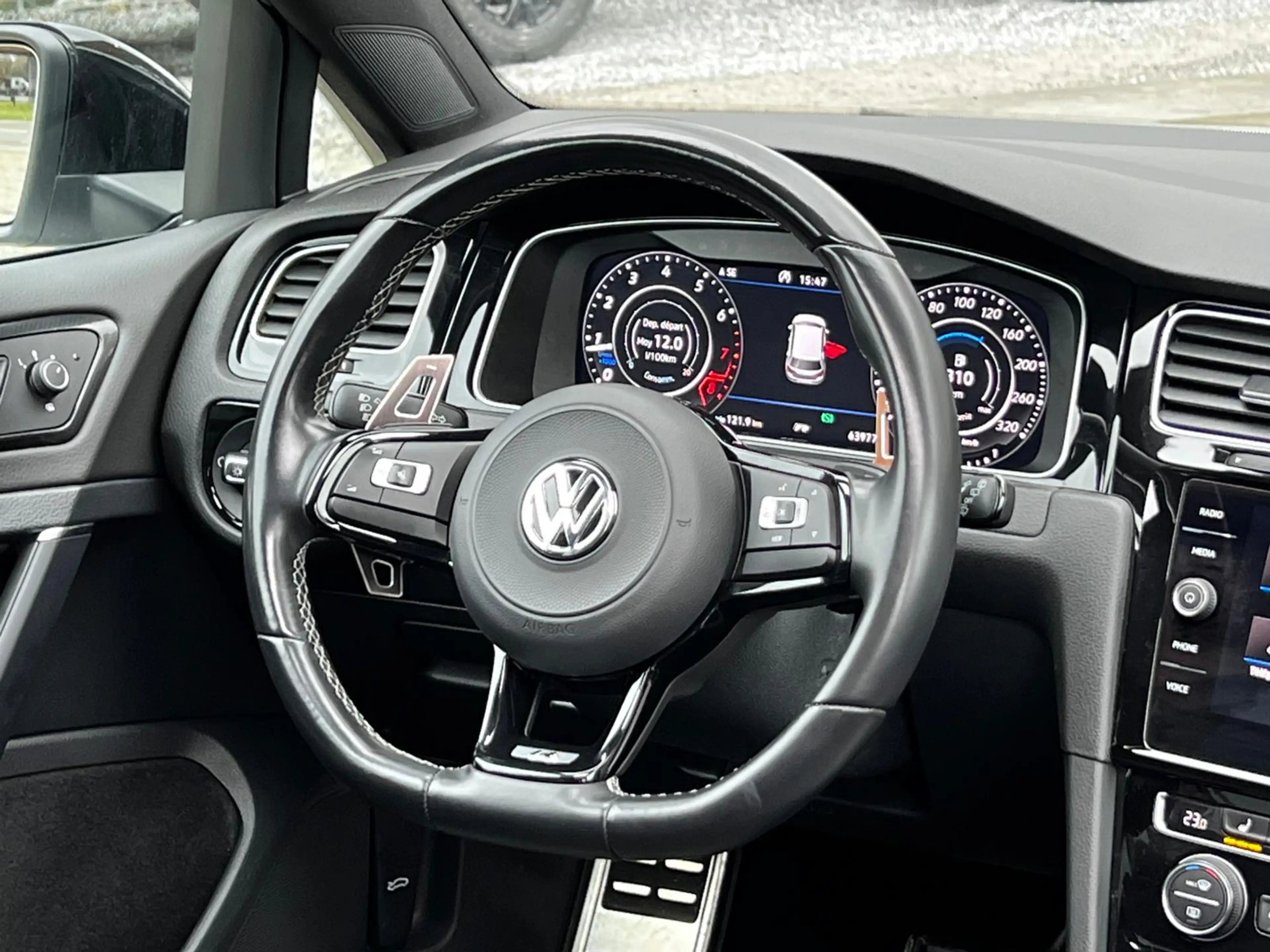 Volkswagen Golf R 2.0 TSI 4motion DSG COCKPIT TOIT-PANO CARNET ACC — photo 11
