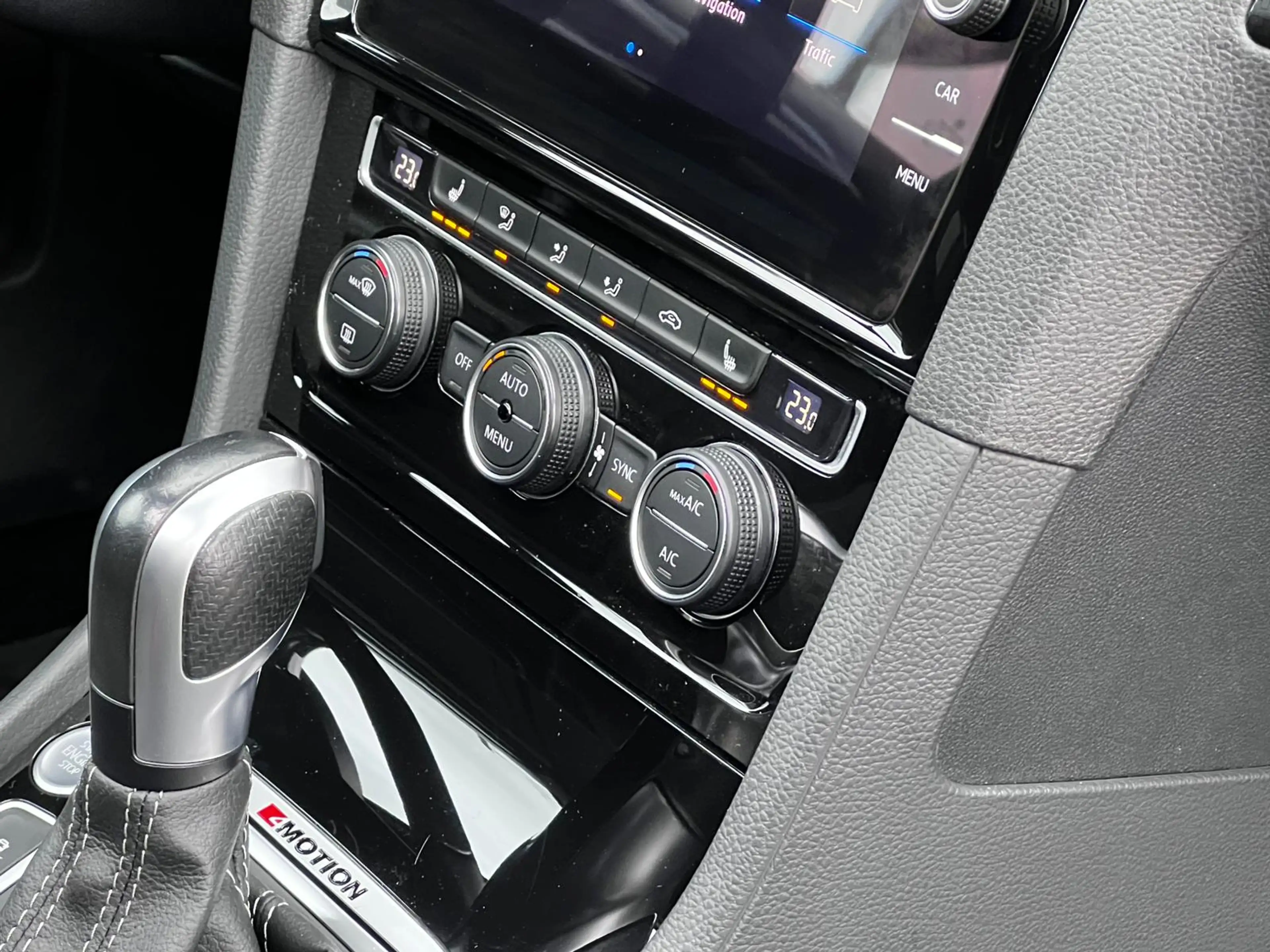 Volkswagen Golf R 2.0 TSI 4motion DSG COCKPIT TOIT-PANO CARNET ACC — photo 10