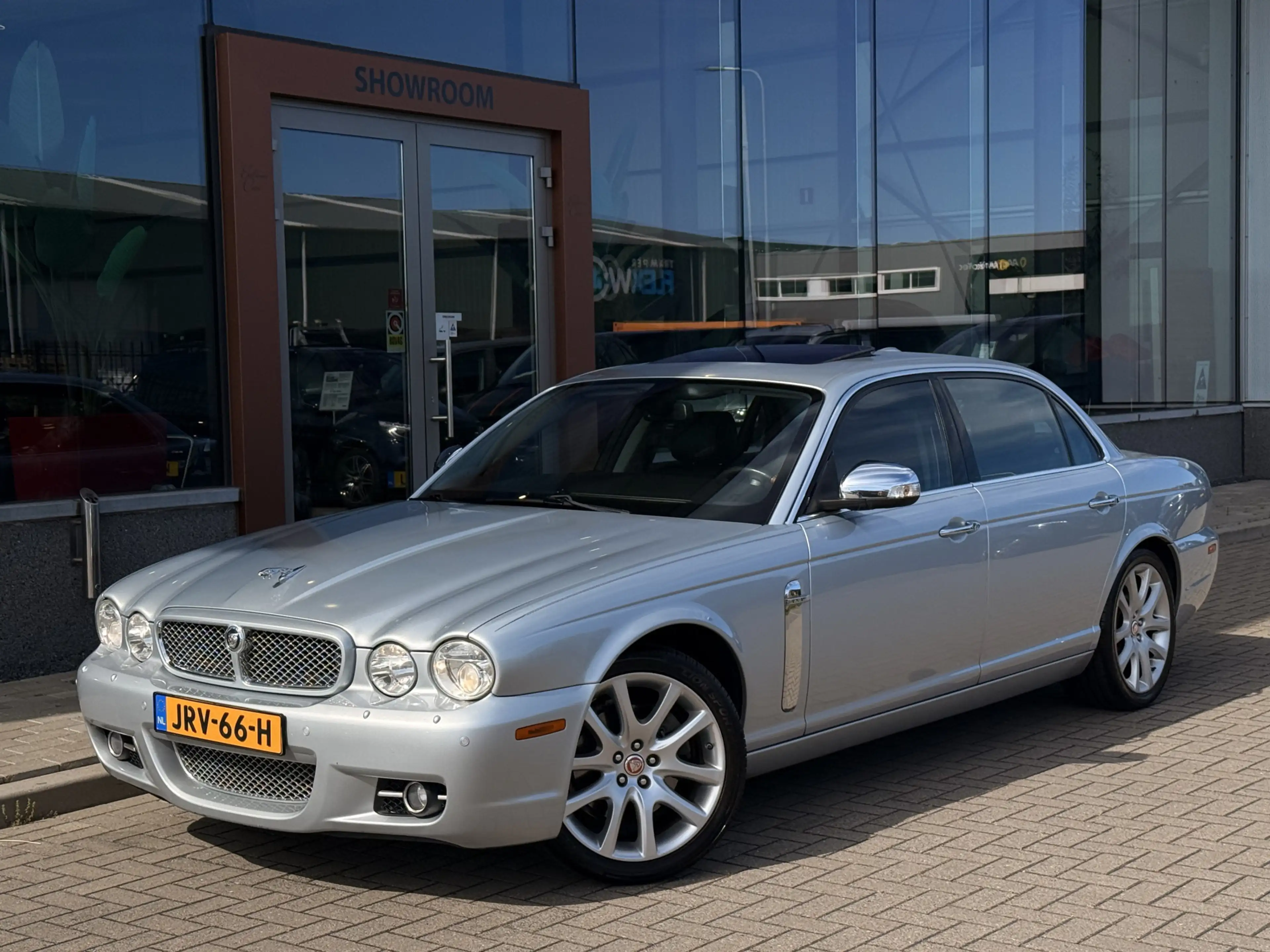 Jaguar XJ 4.2 V8 LWB | Leder | Alpine Speakers | Navigatie | — photo 3