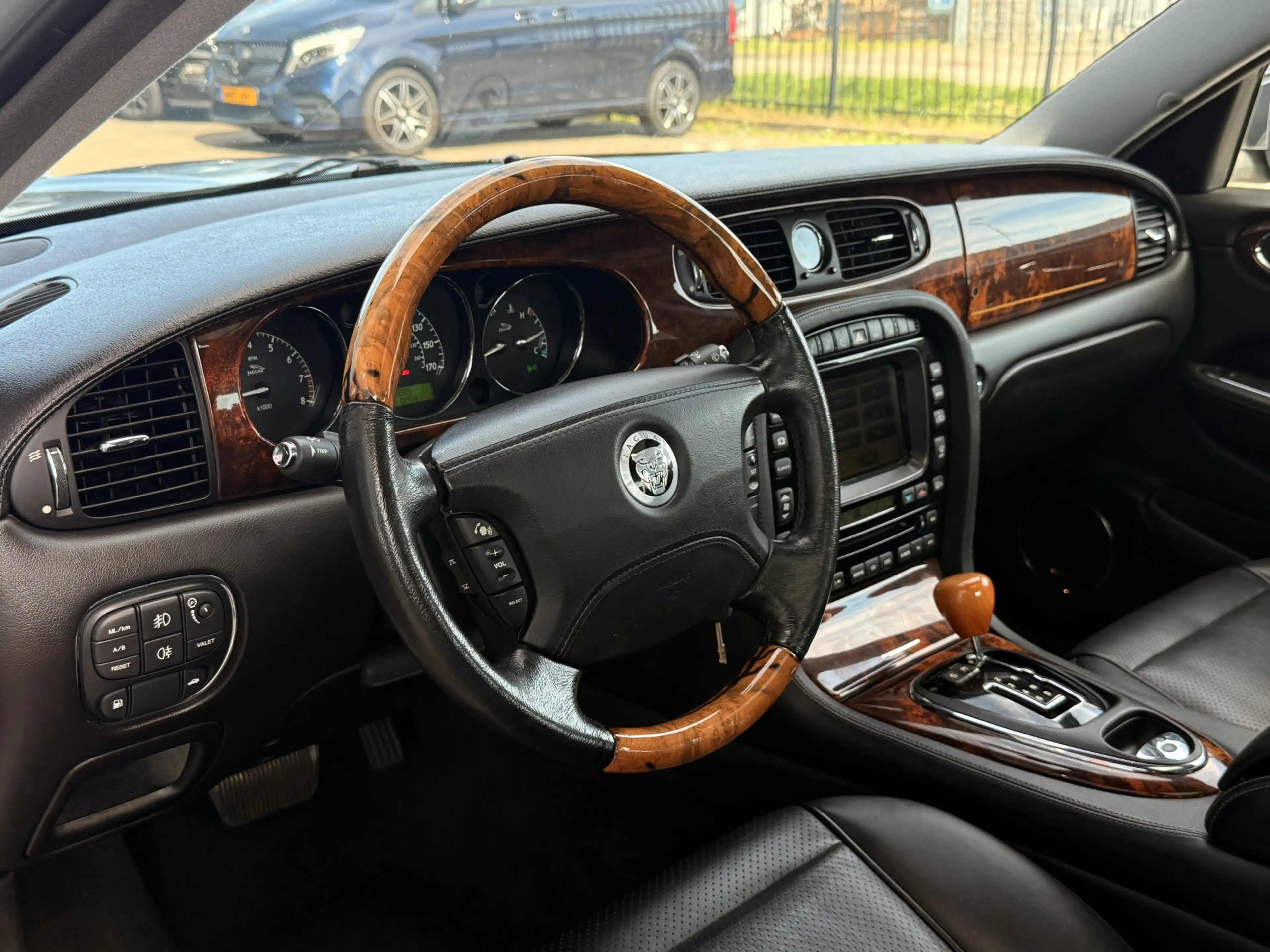 Jaguar XJ 4.2 V8 LWB | Leder | Alpine Speakers | Navigatie | — photo 2