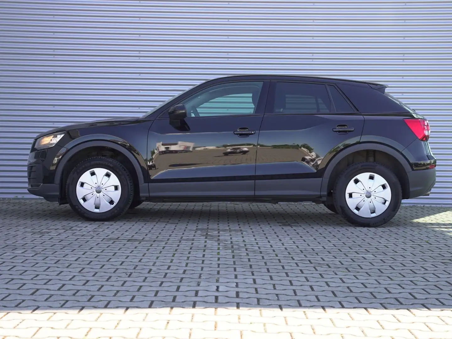 Audi Q2 1.0 TFSI basis ultra++AHK+SHZ+TEMPO++ Zwart - 2