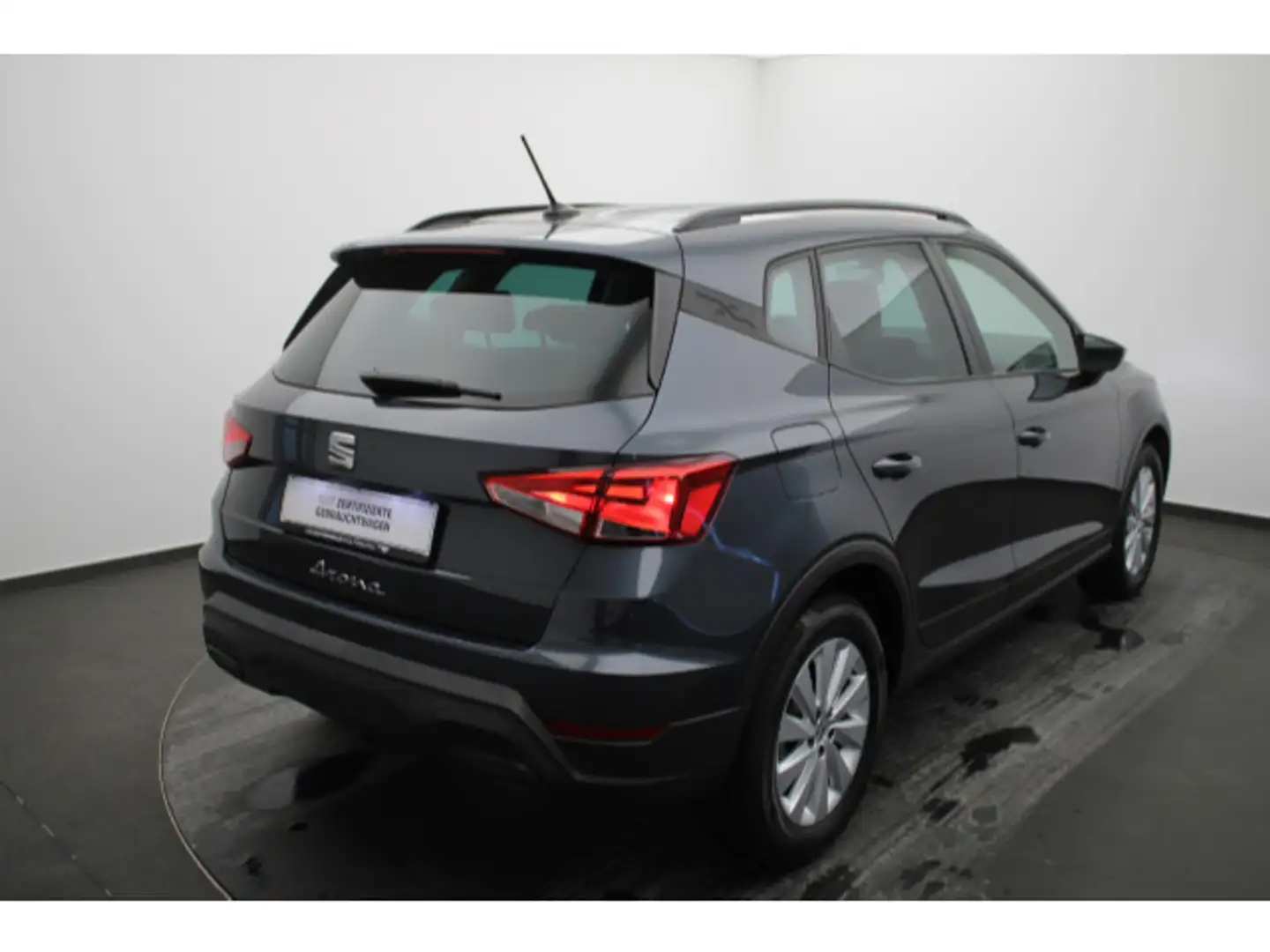 SEAT Arona 1.0TSI Style NAVI/CLIMATR/SITZHZ/LED Grau - 2