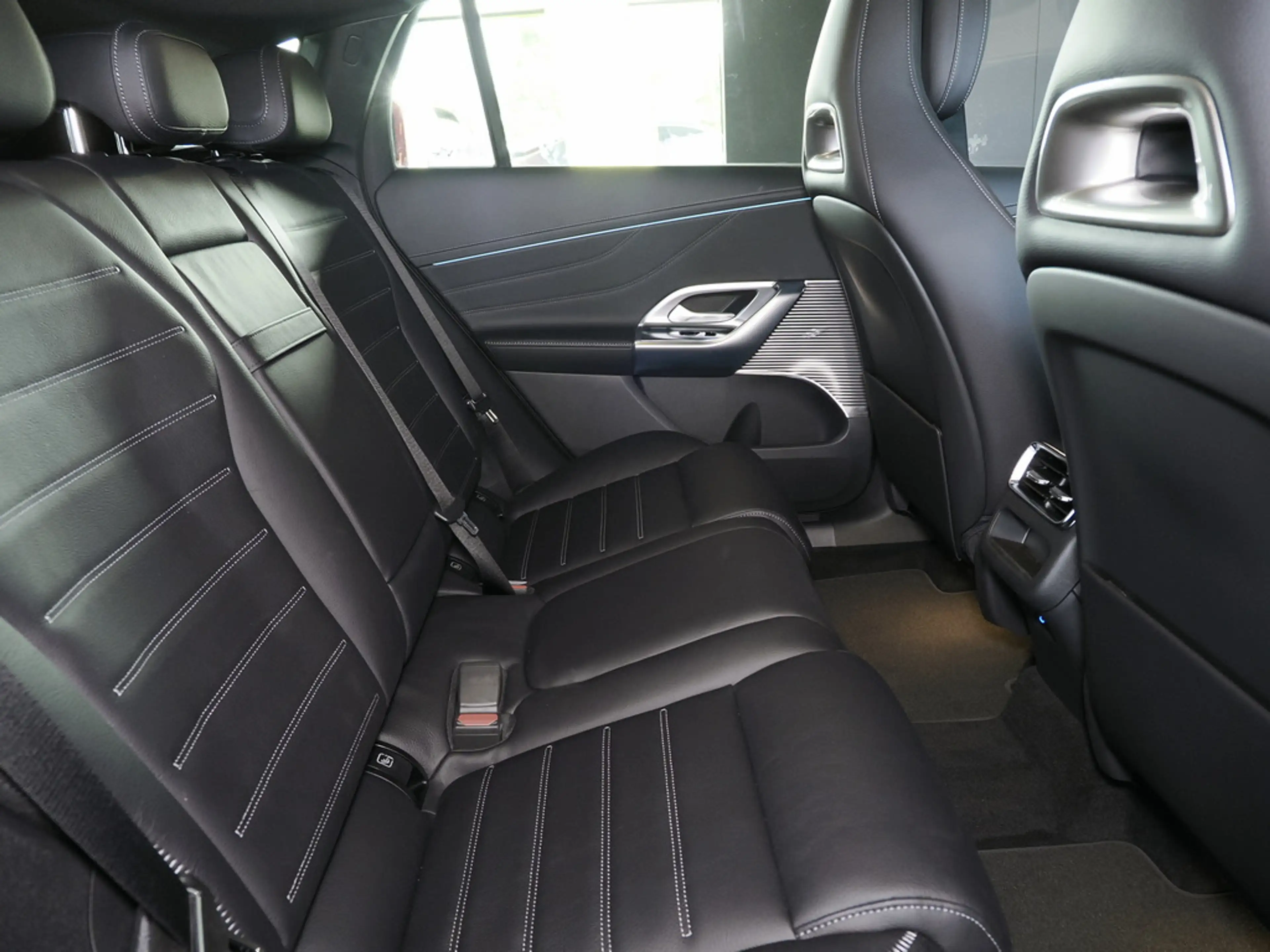 Mercedes-Benz GLC 400 4M EQ AMG NIGHT 4D-SOUND AHK SKY-CONTR. — photo 12