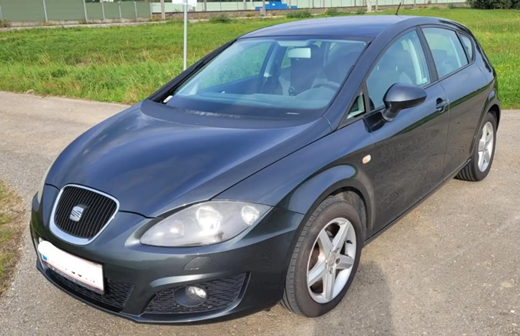 SEAT Leon Leon Chili 1,6 TDI CR Chili Grau - 1