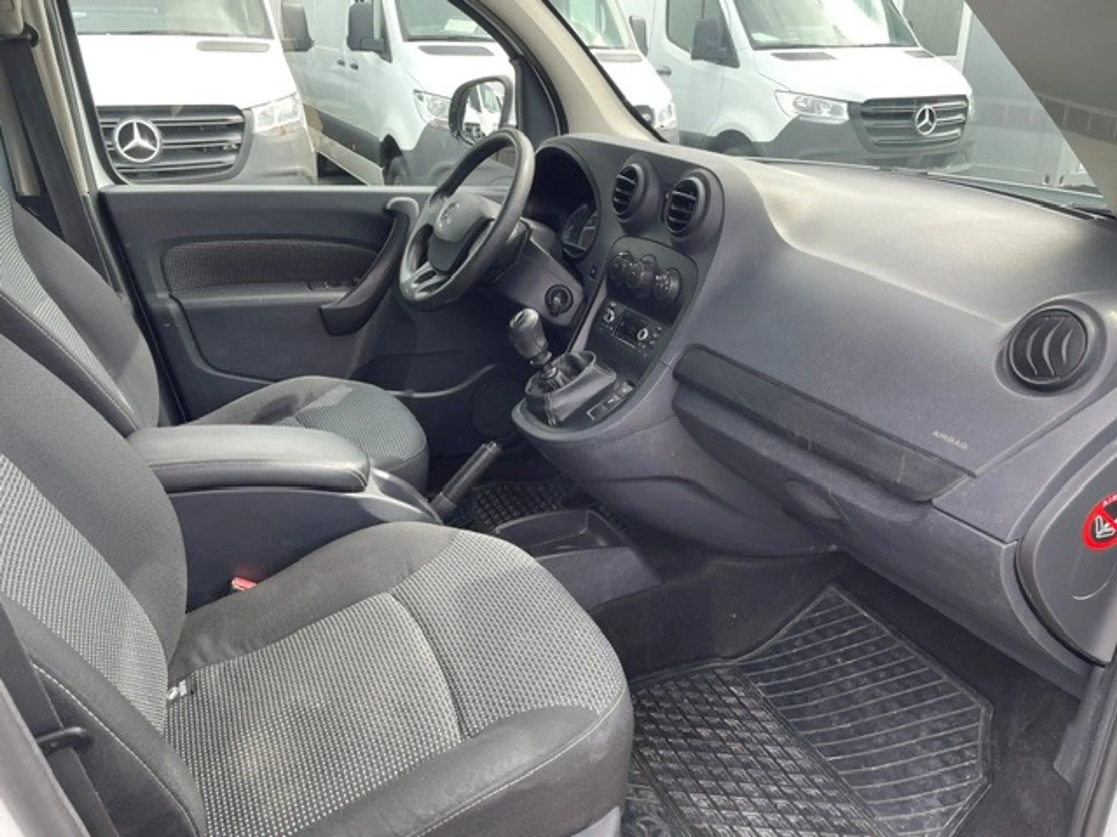 Mercedes-Benz Citan 109 CDI TOURER/KLIMA/KAMERA/BLUETOOTH/5-SITZER/ISO — photo 10