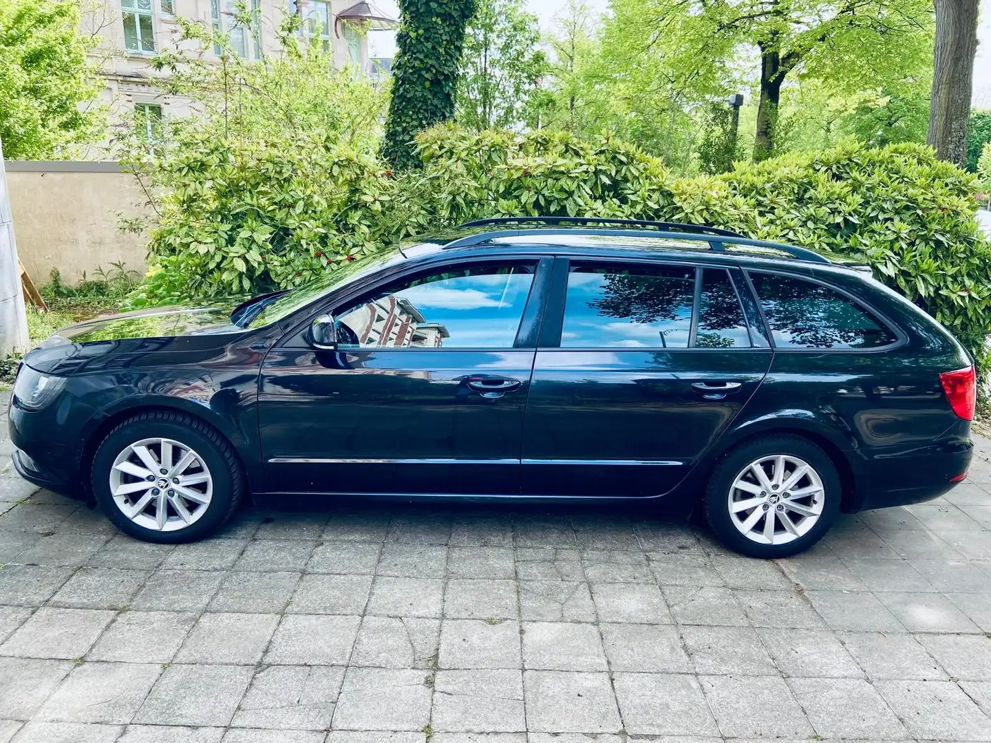 Skoda Superb Superb Combi 2.0 TDI Active Noir - 2