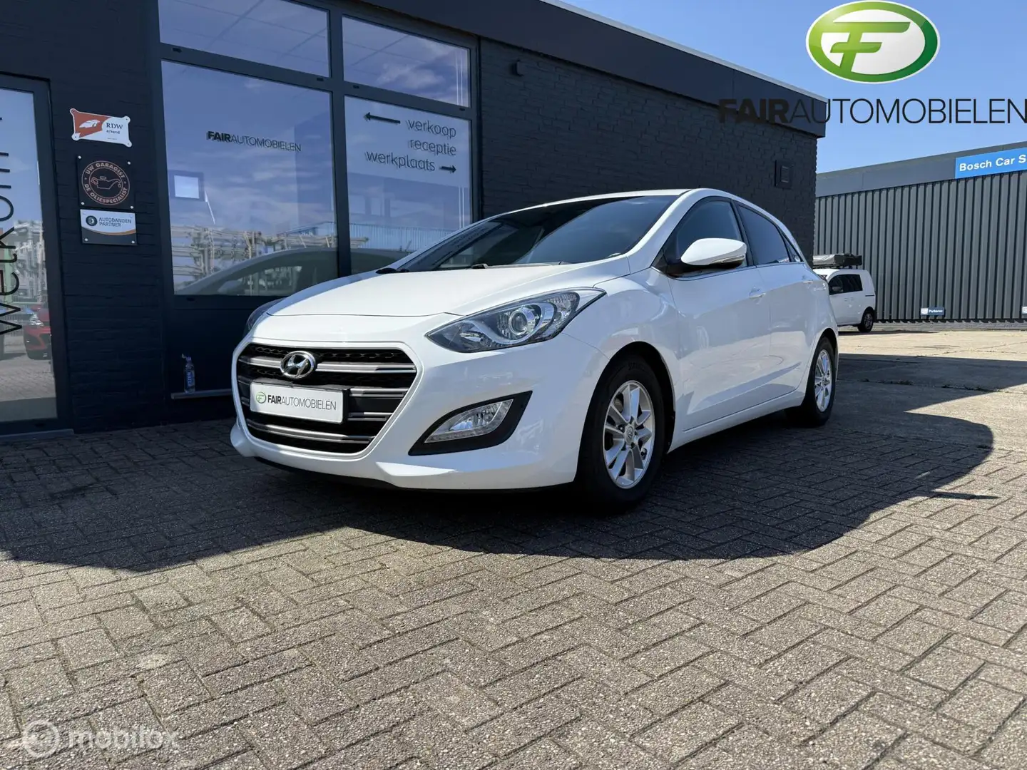 Hyundai i30 1.6 GDi GO! Wit - 1
