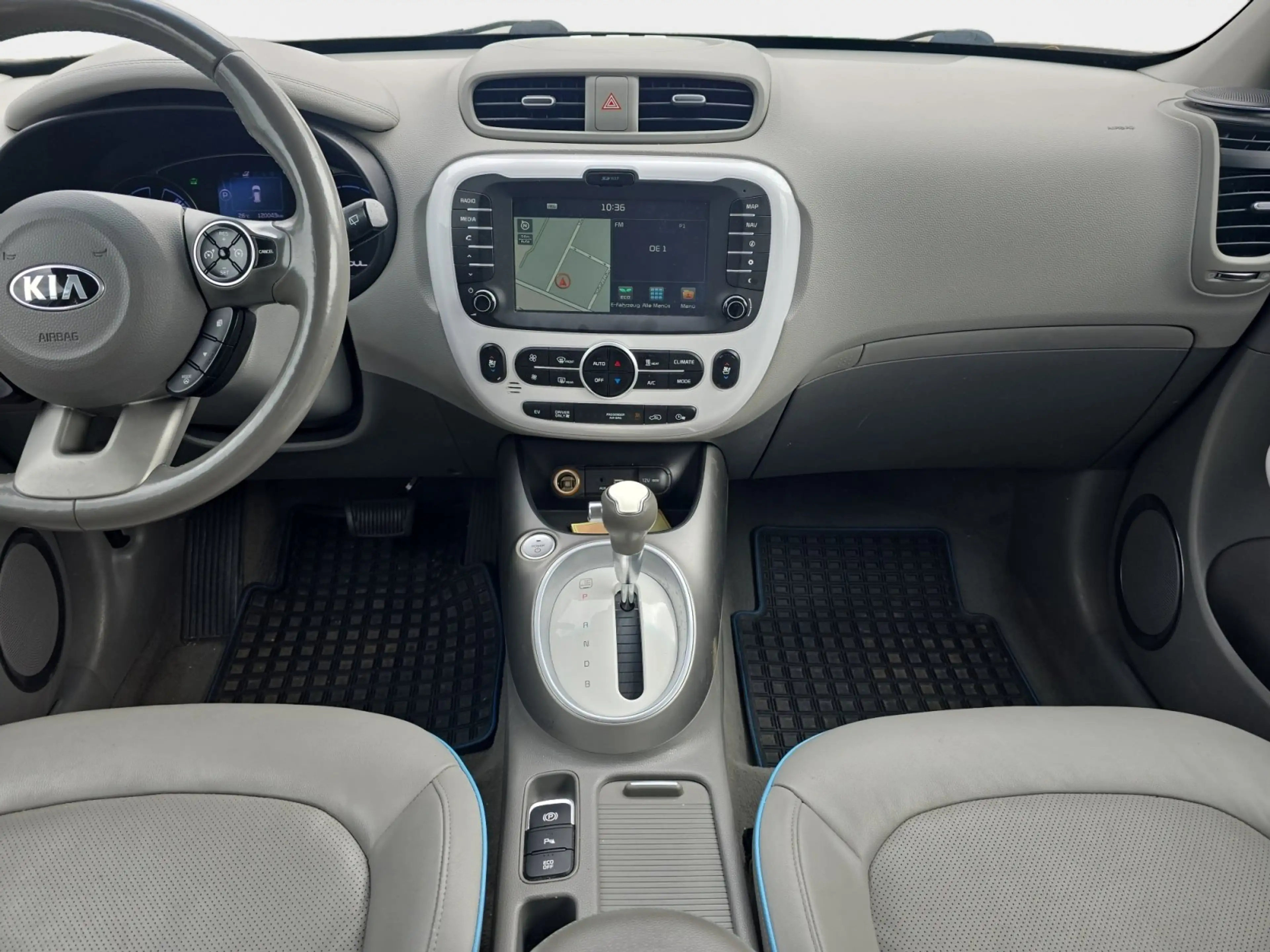 Kia Soul EV (PSEV) Plug — photo 12