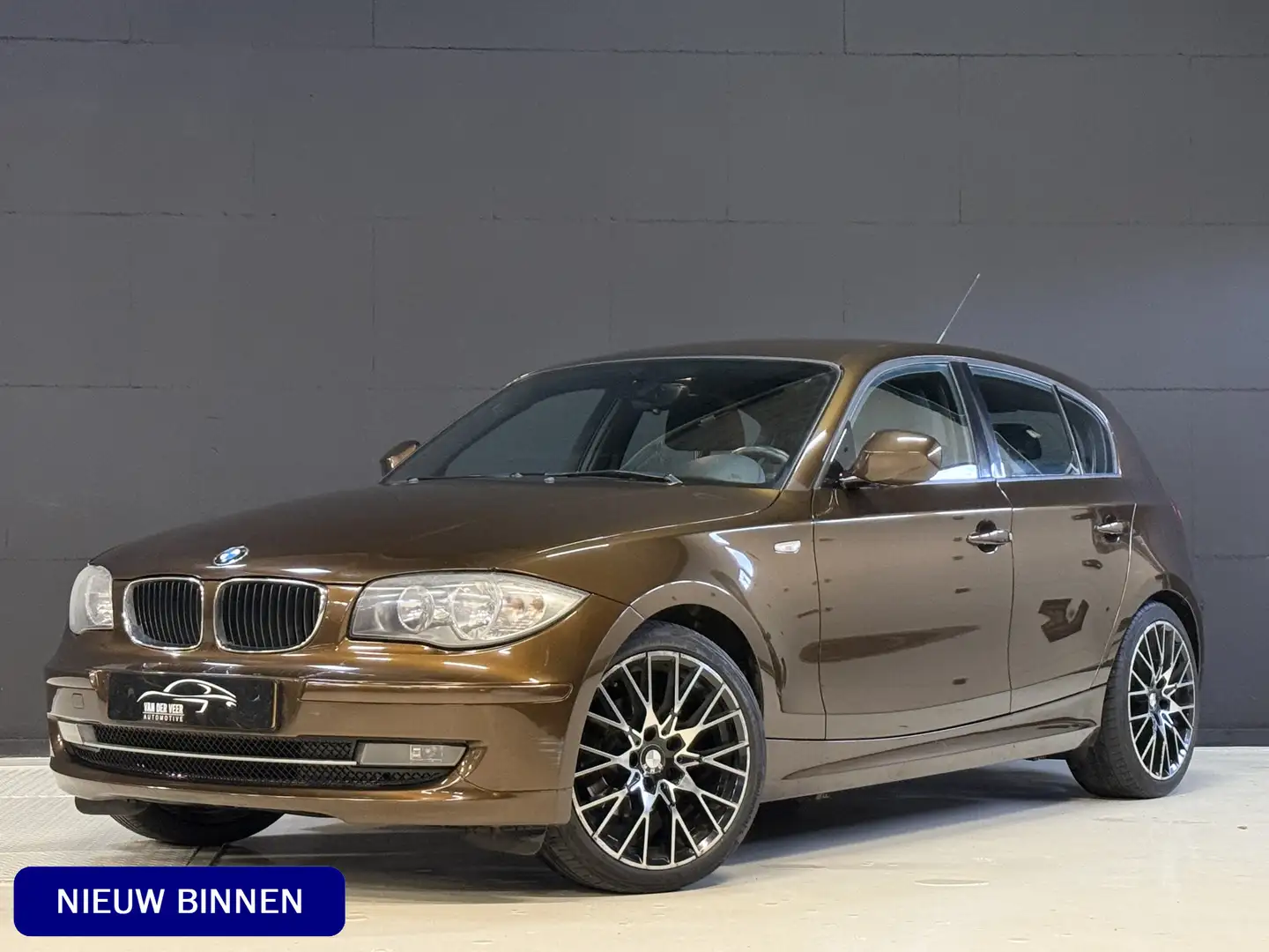 BMW 116 1-serie 116i Business Line | 122.000km | 18 inch | Braun - 1