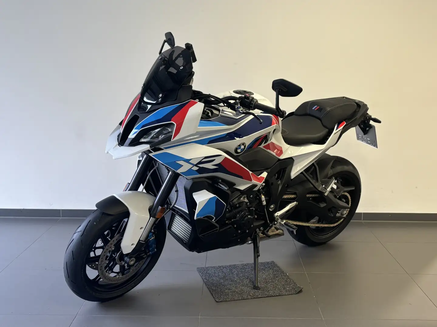 BMW M 1000 XR Neufahrzeug + Lieferung + Sofort Білий - 2