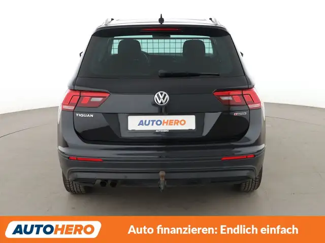 Volkswagen Tiguan view 5