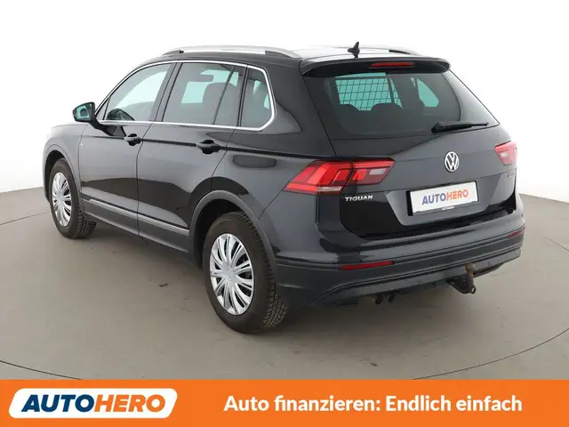 Volkswagen Tiguan view 4