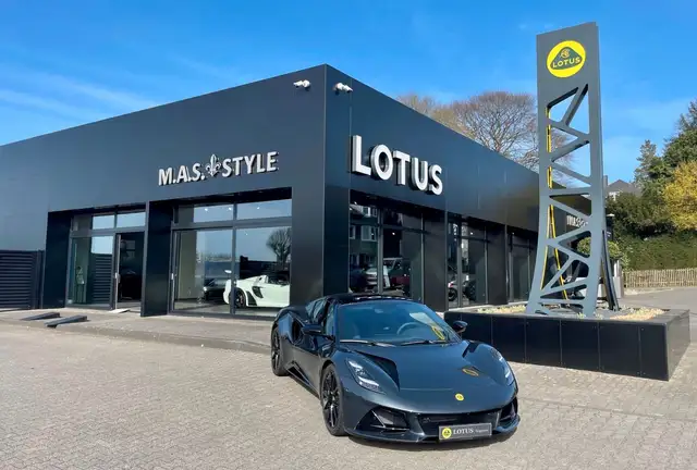 Lotus Emira V6 First Edition neuwertig Lotus Wuppertal