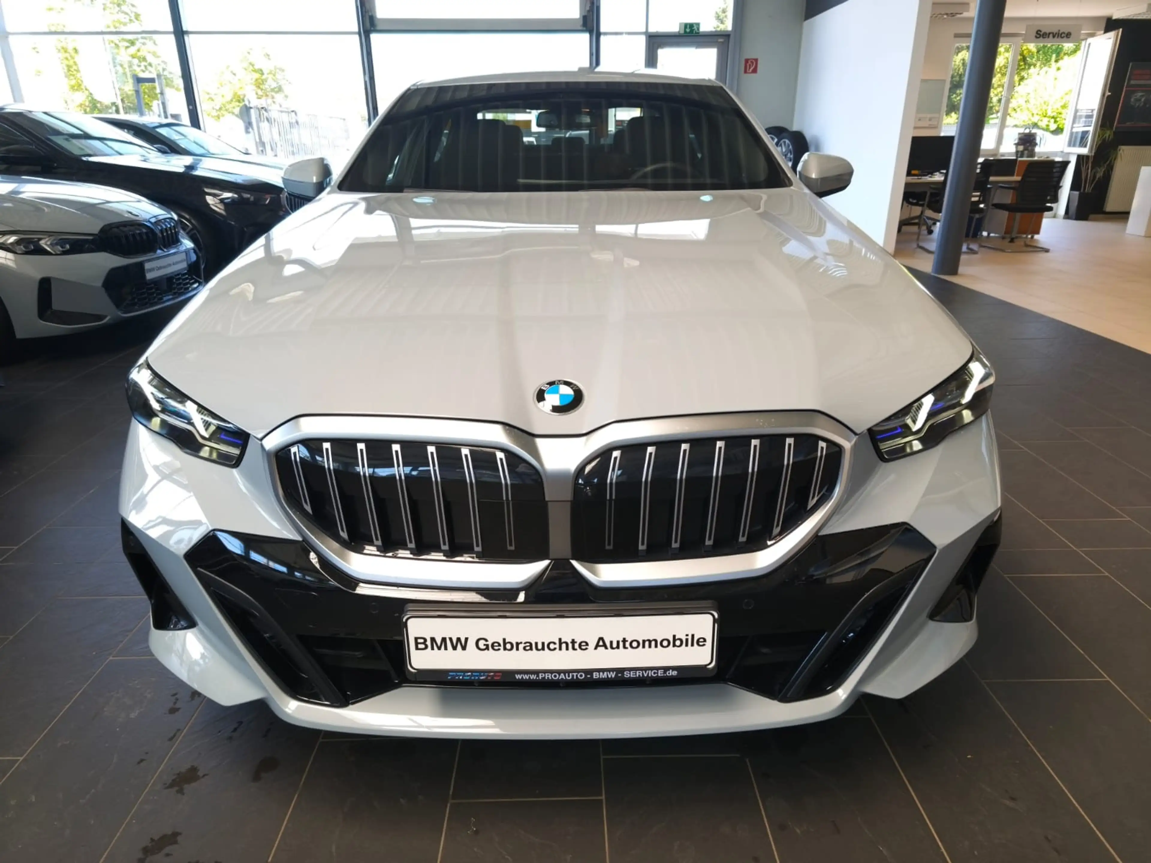BMW 520 d xDrive M Sport AHK/HUD/HK/360°/20" — photo 2
