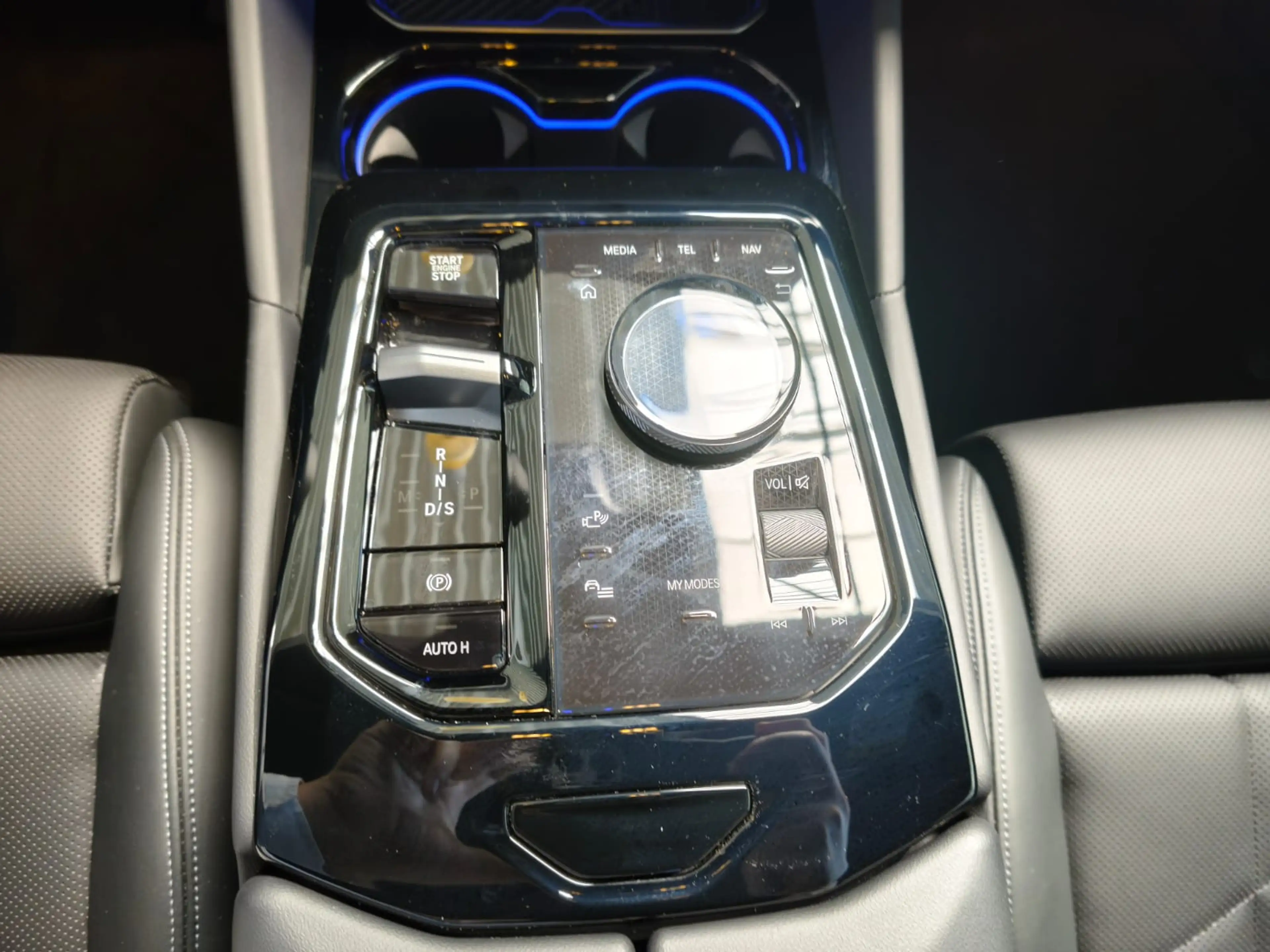BMW 520 d xDrive M Sport AHK/HUD/HK/360°/20" — photo 14