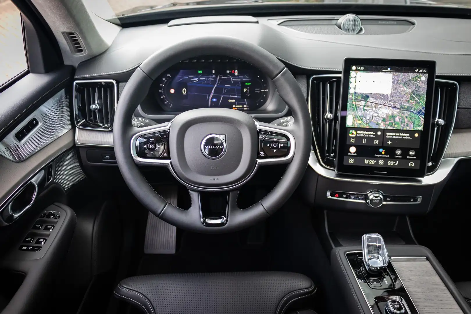 Volvo XC90 2.0 T8 Plug-in hybrid AWD Ultra Dark | Bowers & Wi Zwart - 2