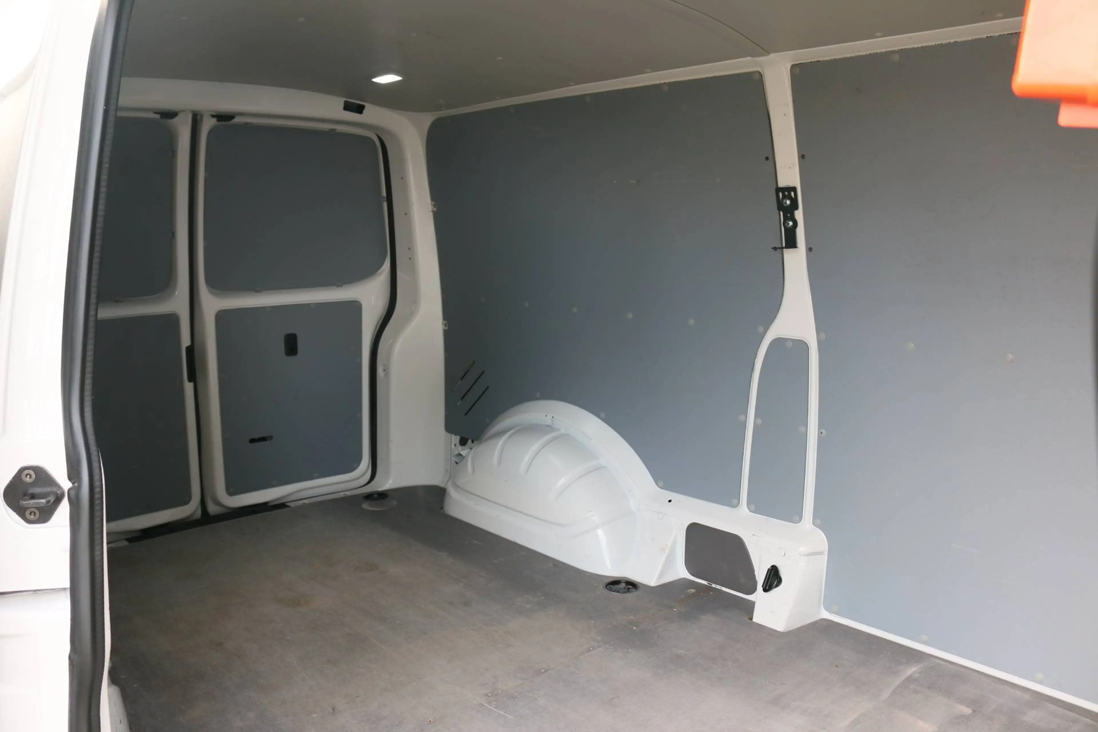 Volkswagen T6.1 Transporter Plus*Lang*DSG*AHK*Kamera*Flügeltüre*Navi*DSG Service Neu — photo 15
