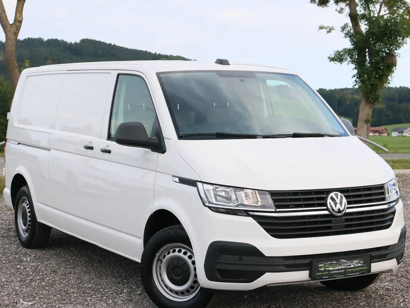 Volkswagen T6.1 Transporter Plus*Lang*DSG*Flügeltüre*AHK*Kamera*Navi Weiß - 2