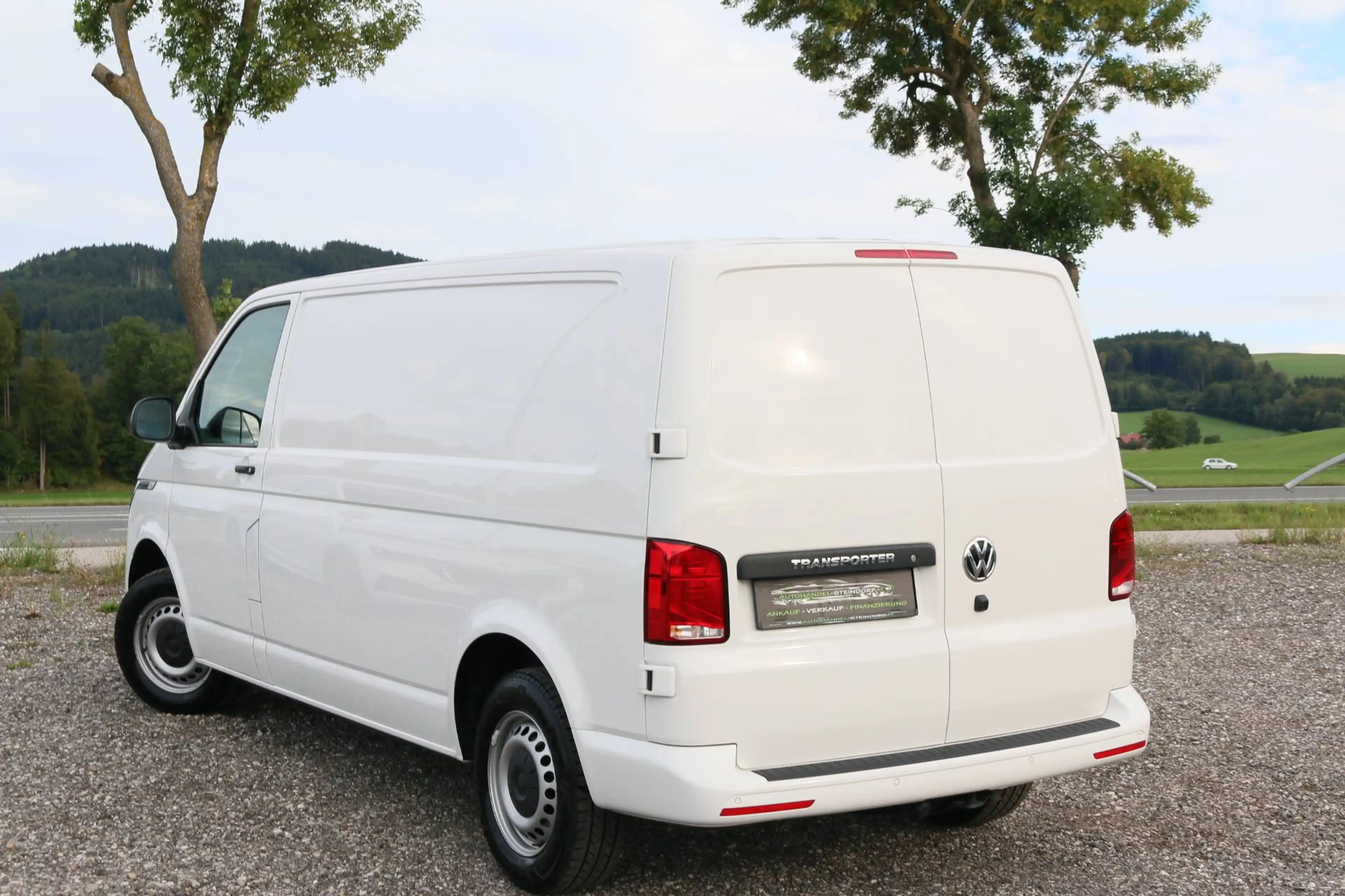 Volkswagen T6.1 Transporter Plus*Lang*DSG*AHK*Kamera*Flügeltüre*Navi*DSG Service Neu — photo 3