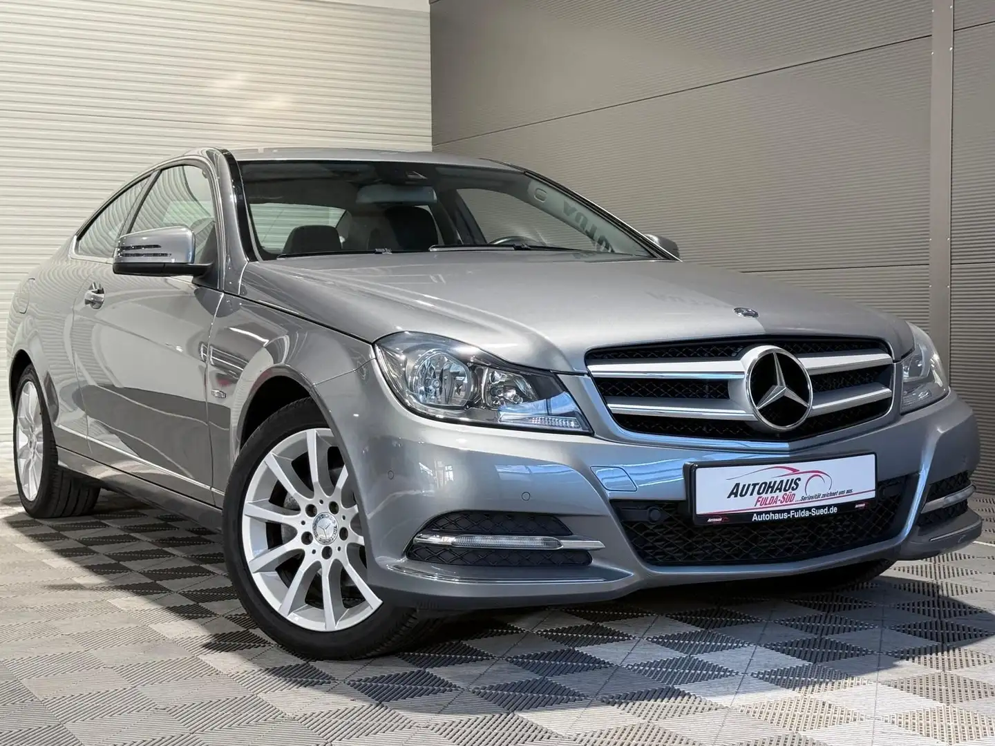 Mercedes-Benz C 180 CGI Coupe°PDC°BT°FSE°Klima°Shzg°Tempomat° Silver - 1