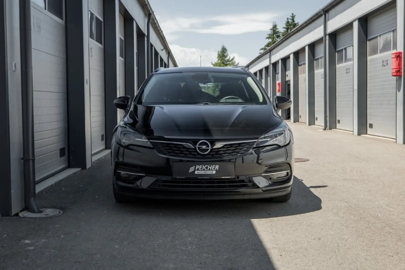 Opel Astra Sports Tourer Schwarz - 2