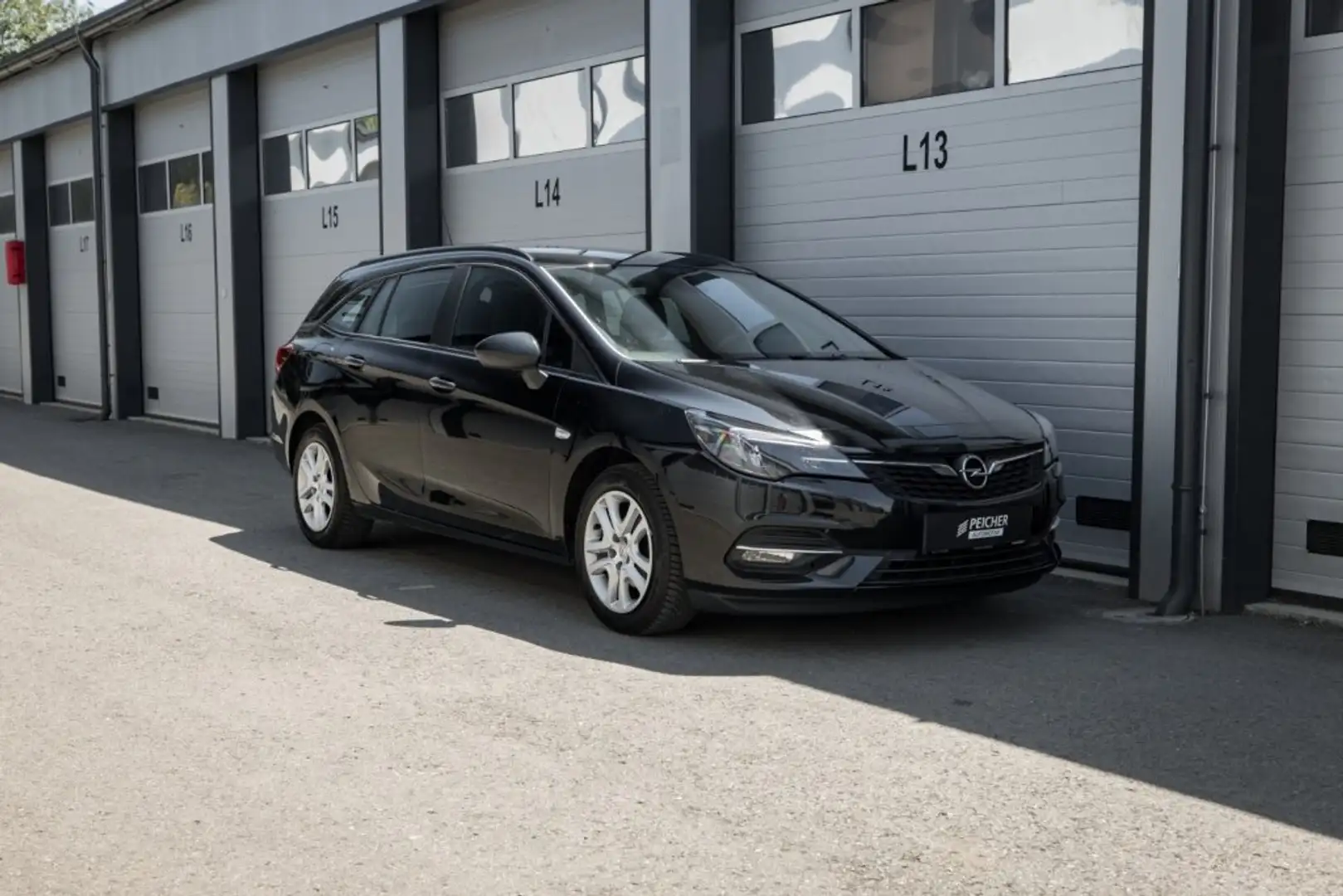 Opel Astra Sports Tourer Schwarz - 1