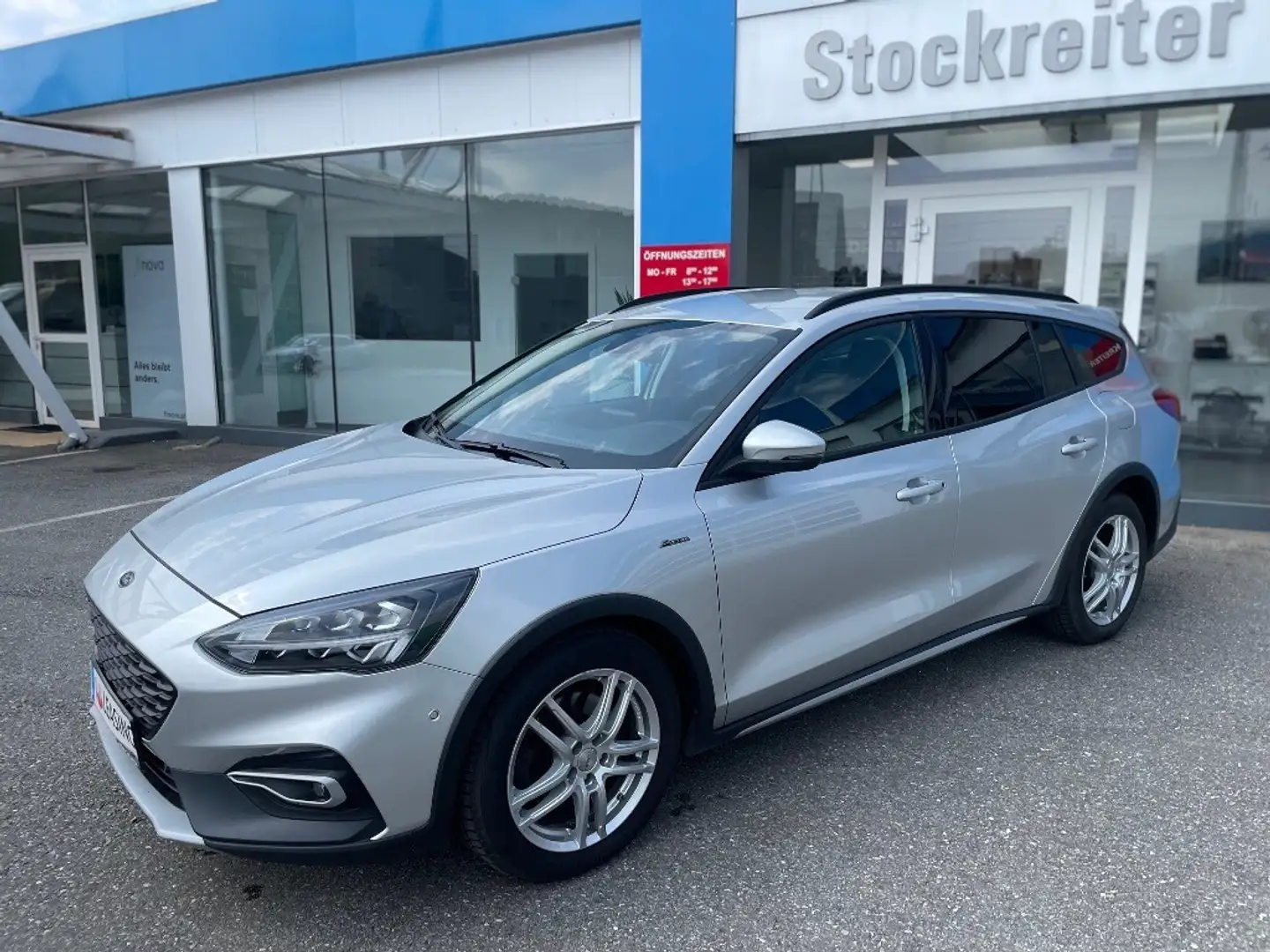 Ford Focus Traveller 1,0 Active Aut.*NAVI*KAMERA*TEMPO*SZH Silber - 2