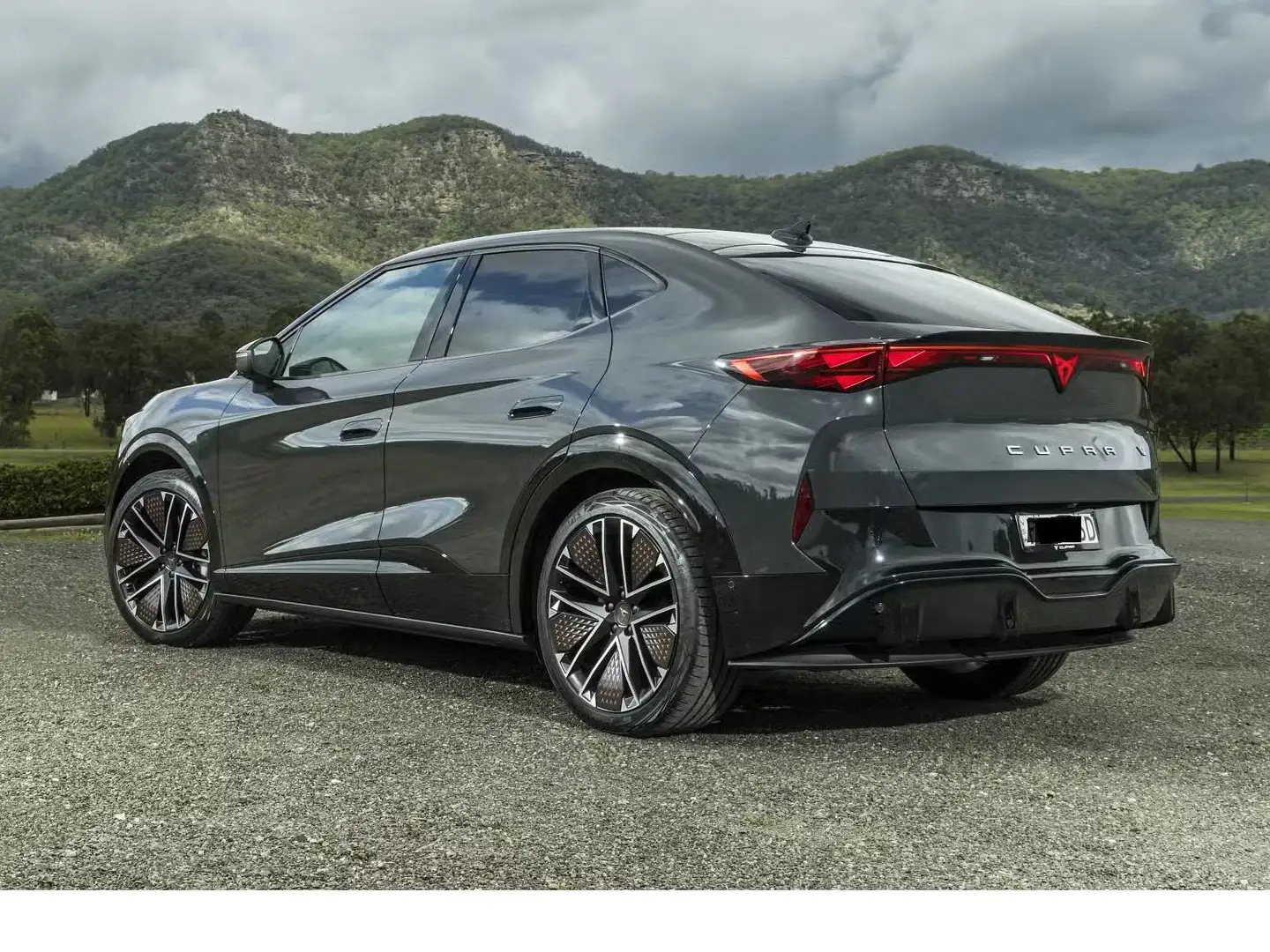 CUPRA Tavascan Tavascan 250 kW/77kWh 4Drive VZ Szürke - 1