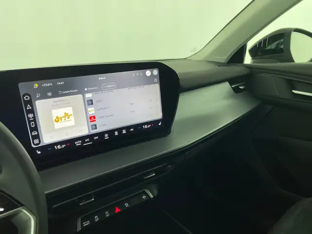 Audi Q3 view 9
