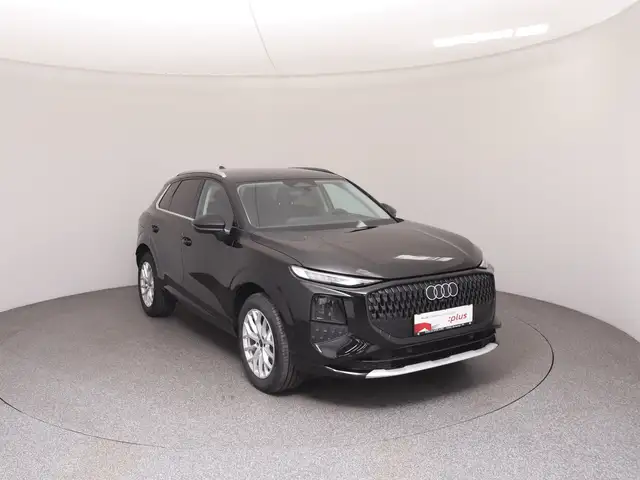Audi Q3 view 2