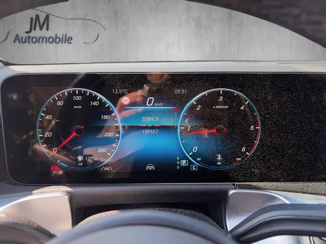 Mercedes-Benz GLB view 11