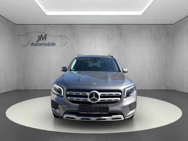 Mercedes-Benz GLB view 4