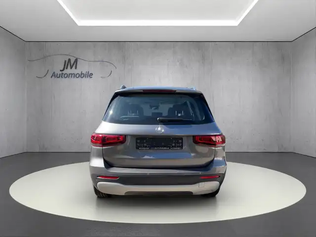 Mercedes-Benz GLB view 8