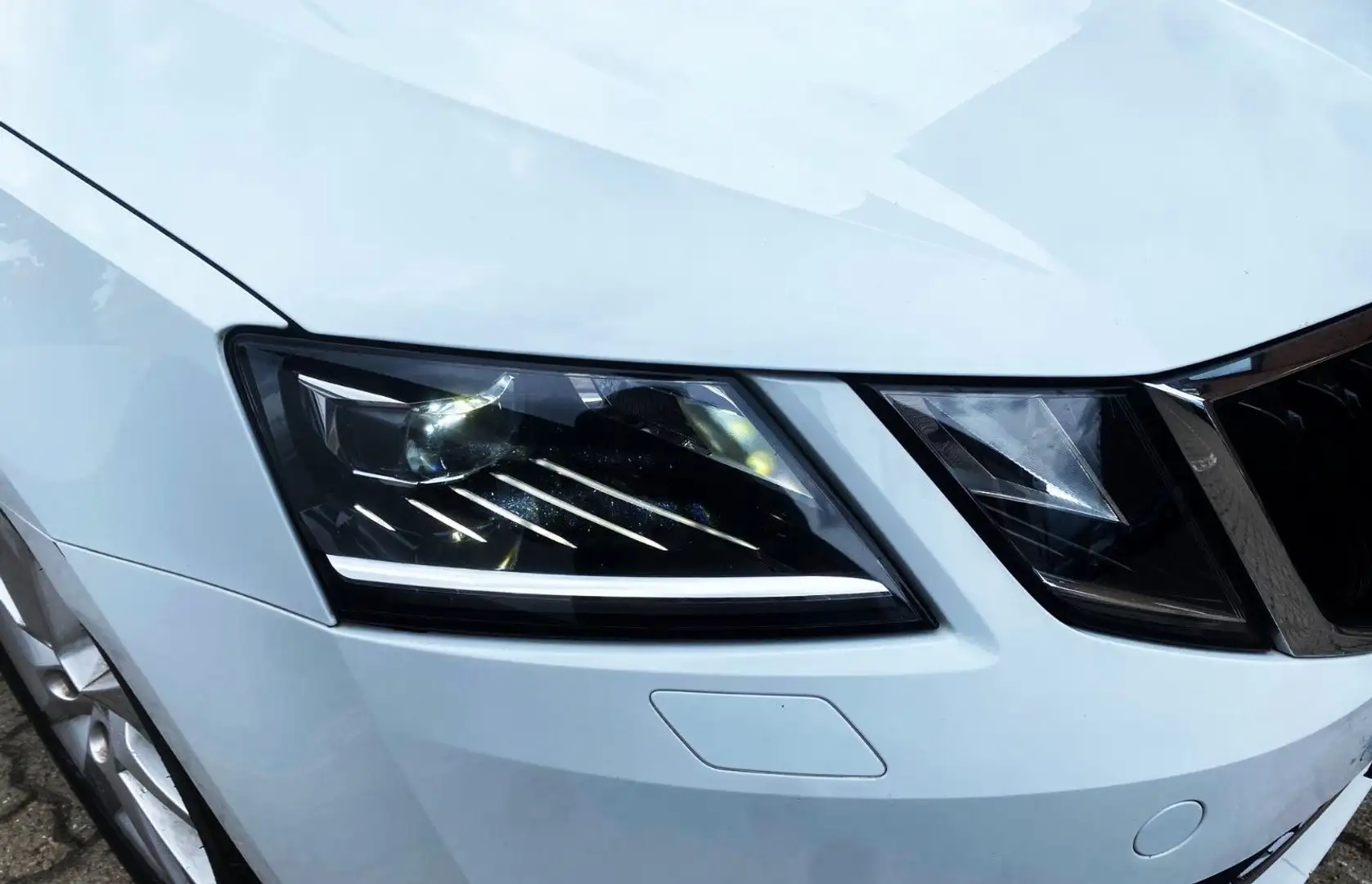 Skoda Octavia Combi 2.0 TDI DSG|R-KAMERA|LED|EU6d|ACC Blanc - 2