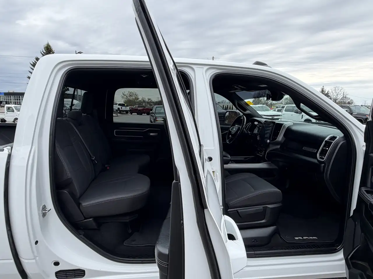 RAM 3500 снимка RAM 3500
