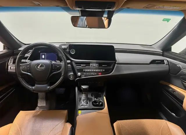 Lexus Es view 4