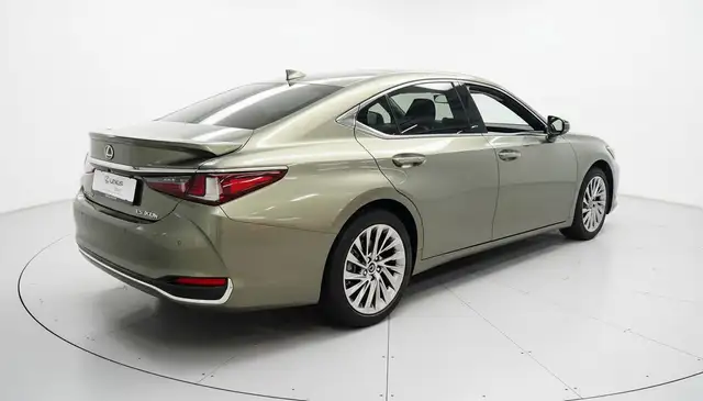 Lexus Es view 2