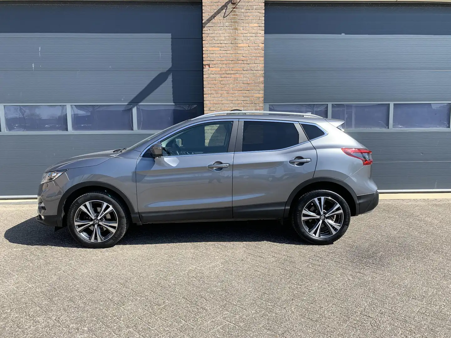 Nissan Qashqai 1.2 116PK N-Connecta | Trekhaak | Panoramadak | Na Gris - 2
