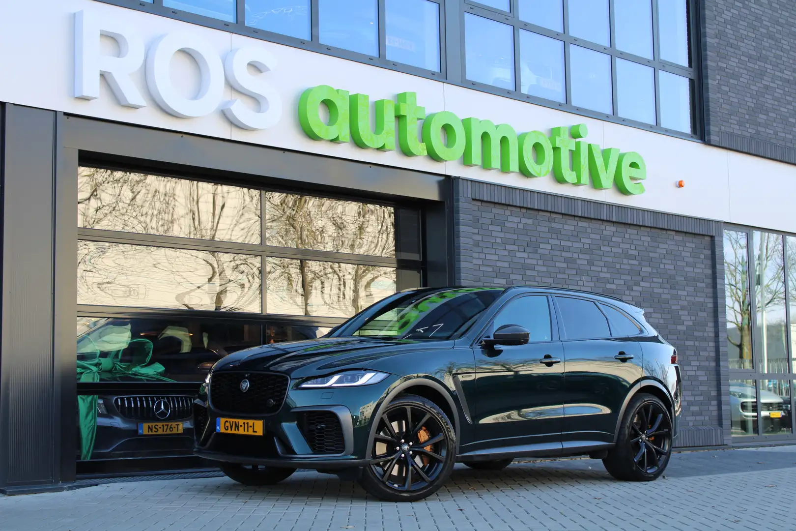 Jaguar F-Pace 5.0 V8 S/C AWD SVR | UNIEK! | DEALER OND | HUD | 3 Verde - 1