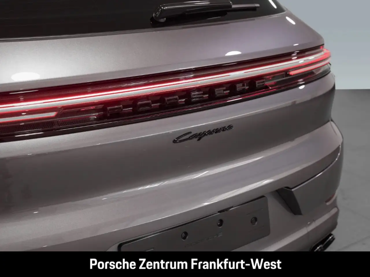 Porsche Cayenne E-Hybrid Black Edition HA-Lenkung HeadUp 10