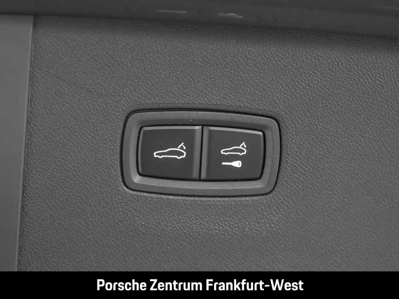 Porsche Cayenne E-Hybrid Black Edition HA-Lenkung HeadUp 12