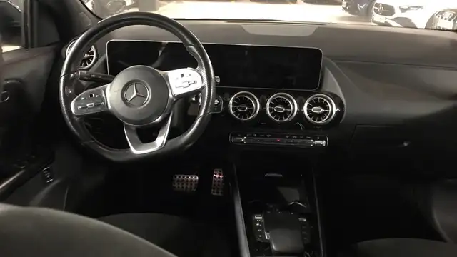 Mercedes-Benz Gla Class view 8