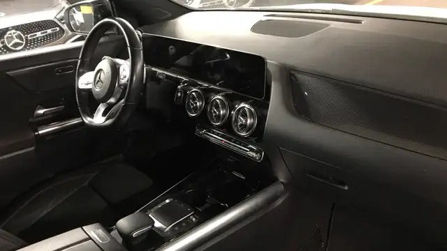 Mercedes-Benz Gla Class view 10