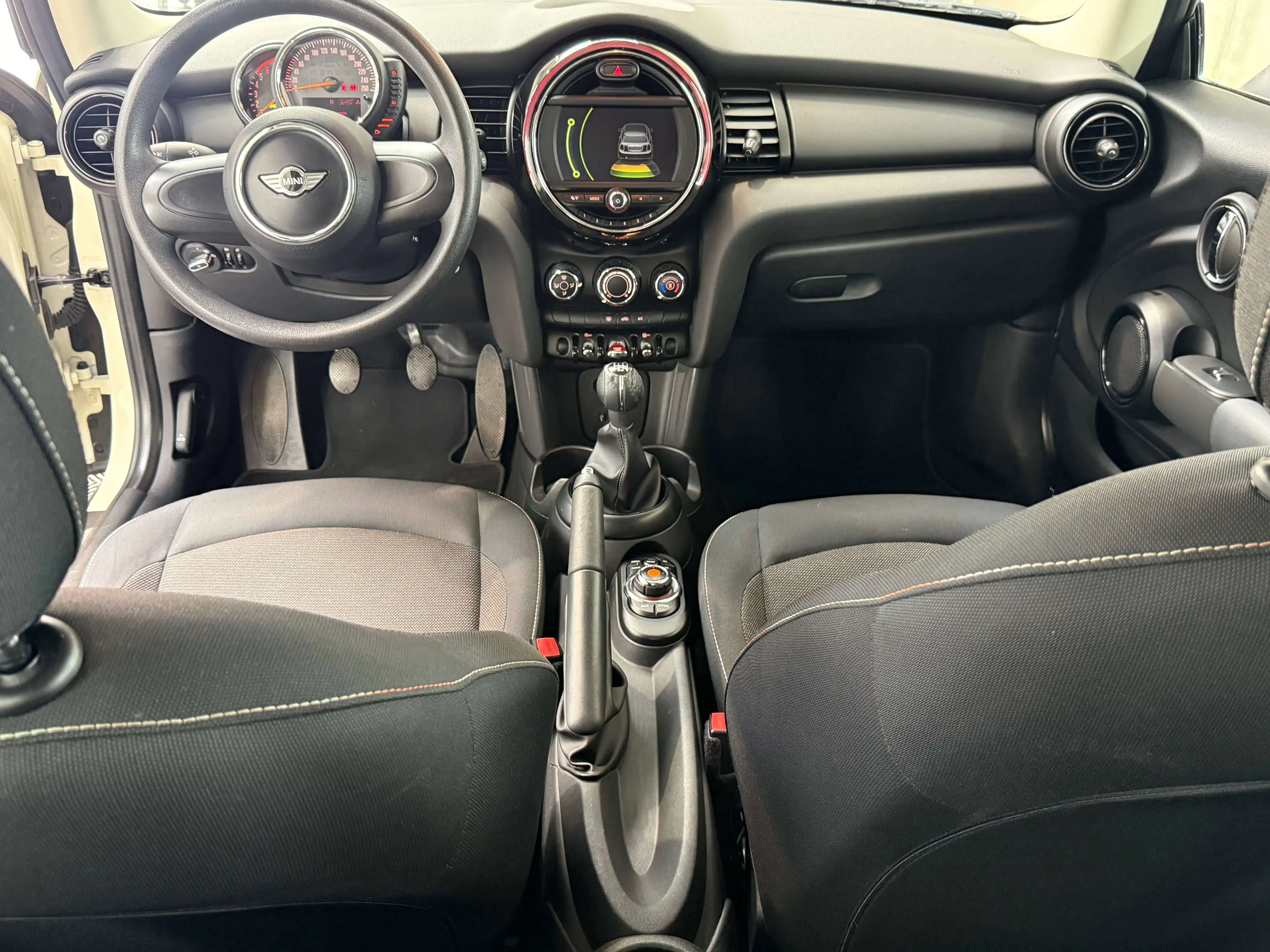 MINI One D /NAVI/PDC/GARANTIE — photo 6