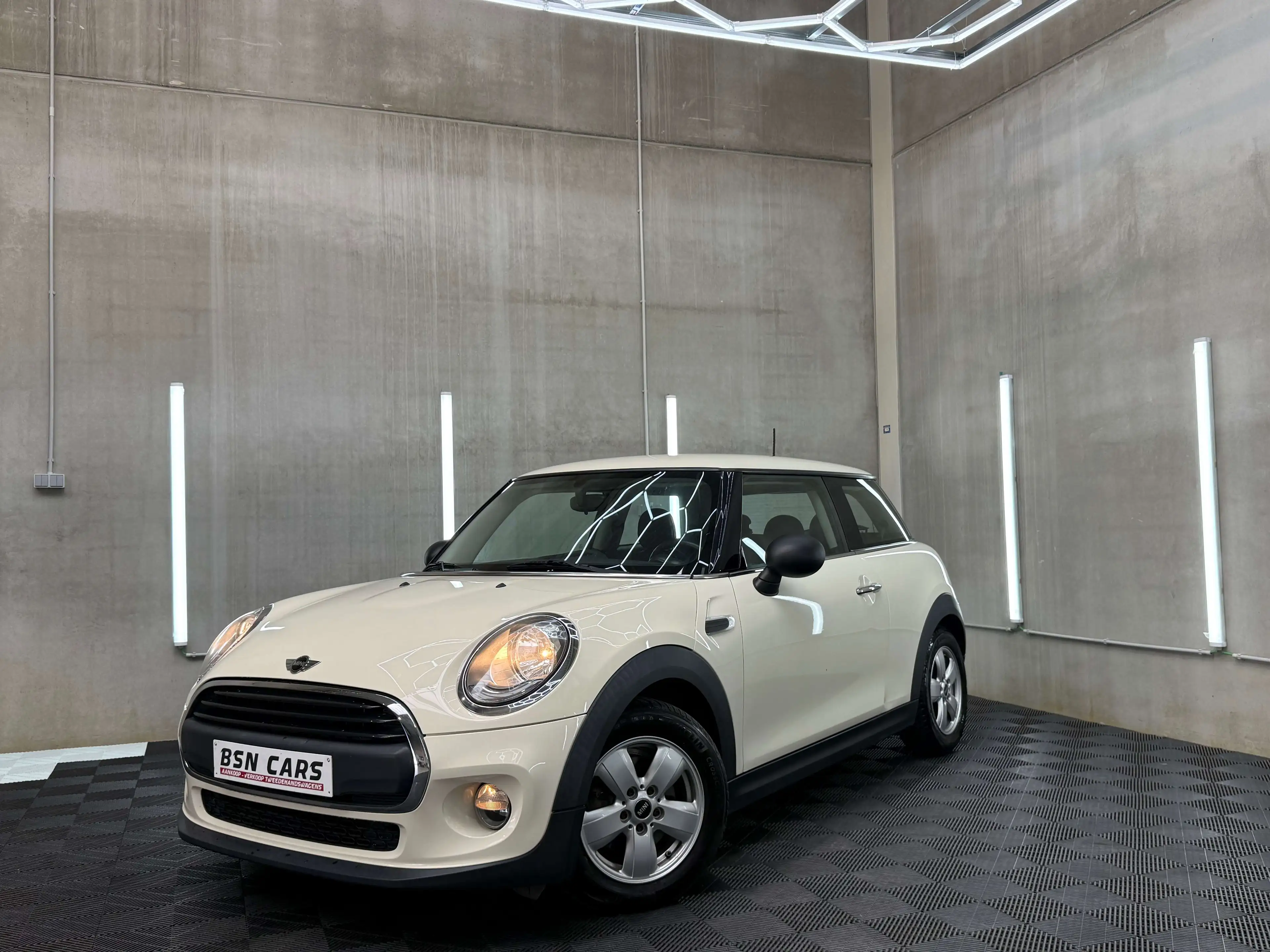 MINI One D /NAVI/PDC/GARANTIE — photo 2