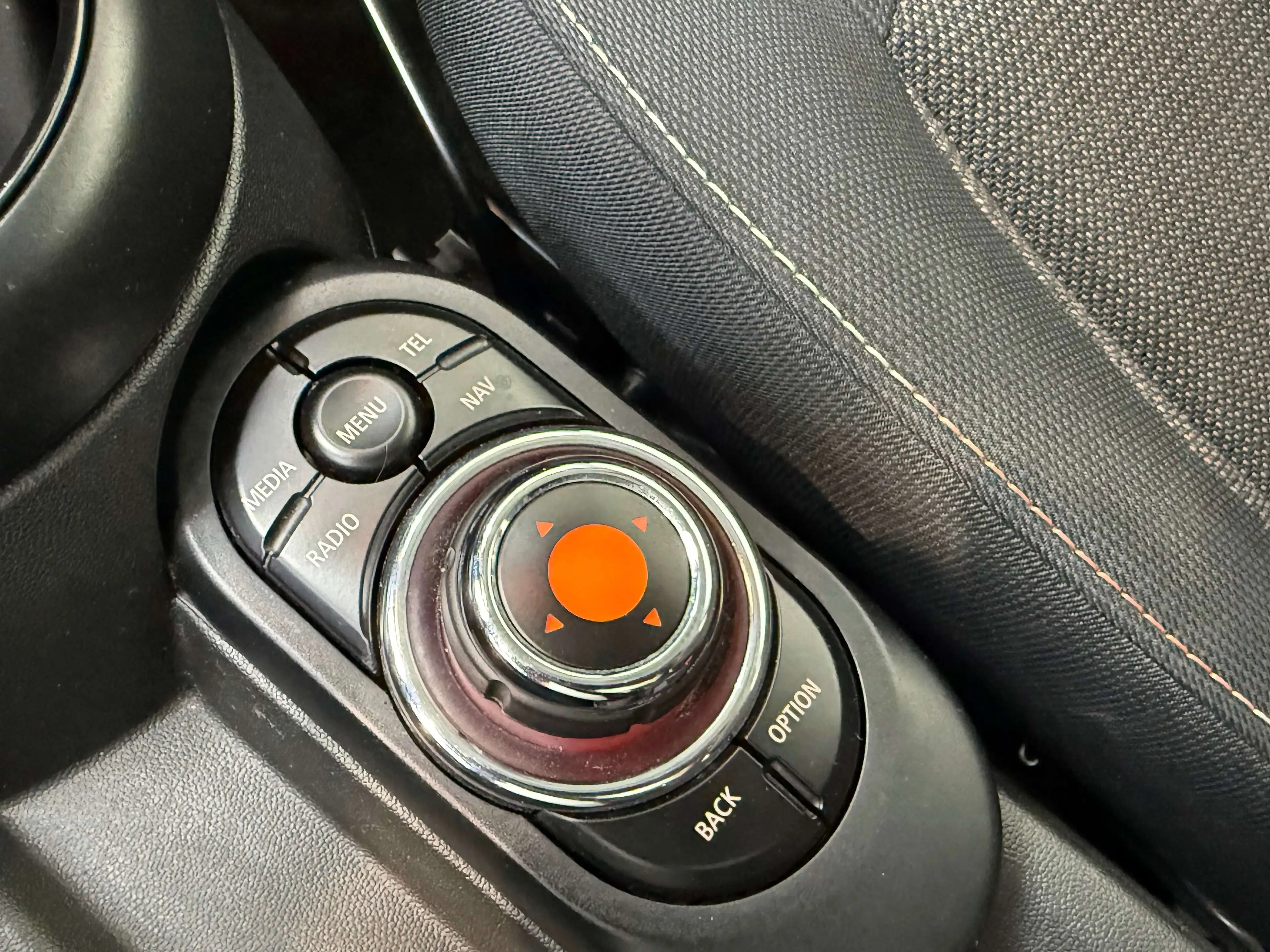 MINI One D /NAVI/PDC/GARANTIE — photo 11